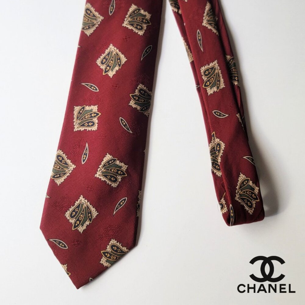 CHANEL Men's Vintage Tie 100% Silk Made in Italy Classic Red Pattern Authentic